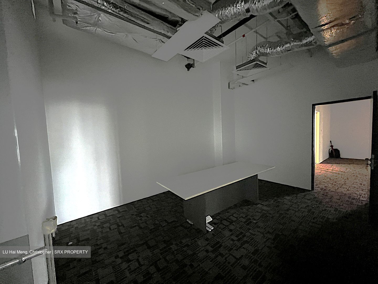 Woods Square (D25), Office #447766301